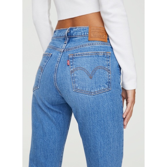 LEVI'S® PREMIUM Wedgie Fit Women's Jeans - Picture 8 of 10